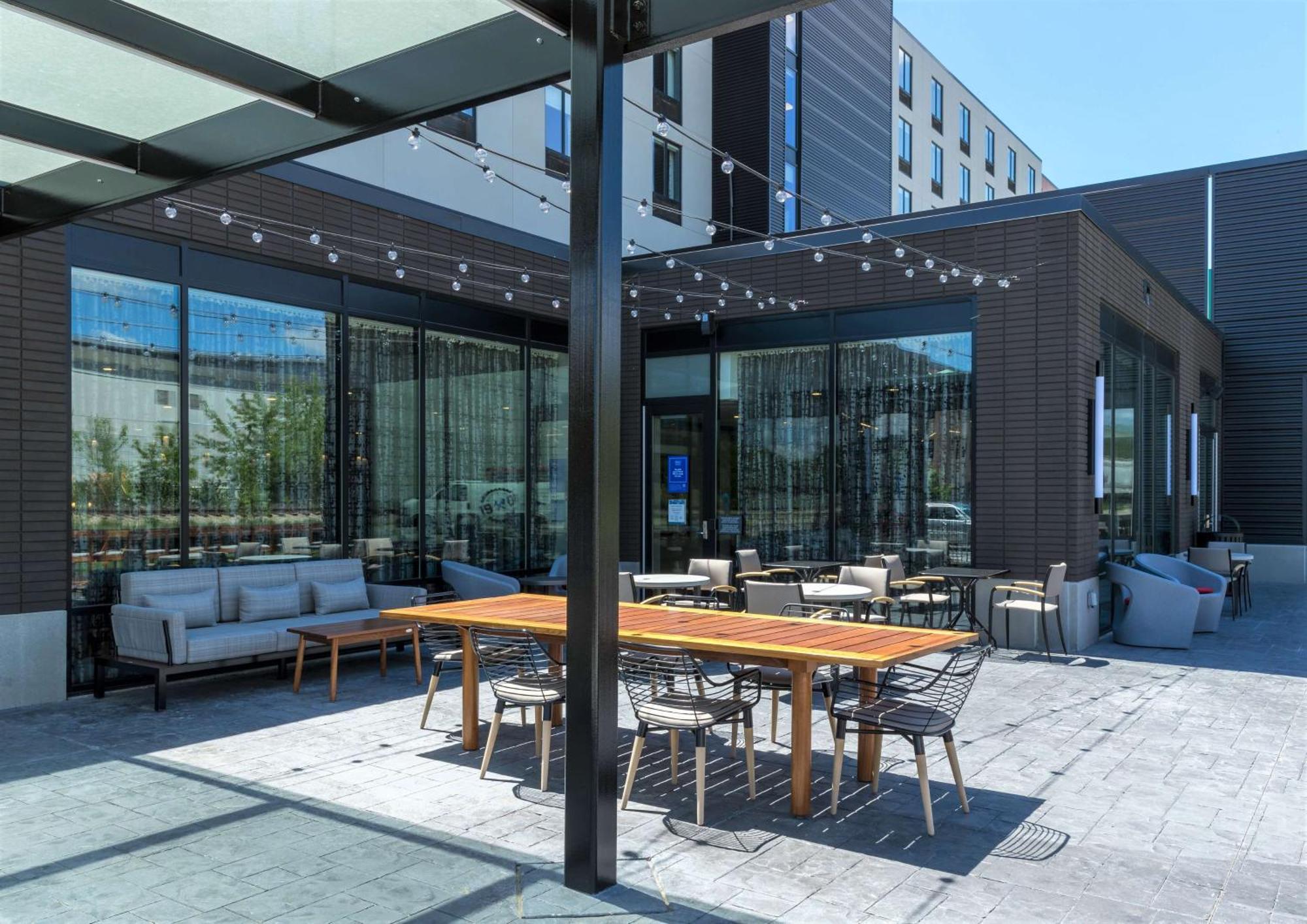 Hilton Garden Inn Madison Downtown, Wi Экстерьер фото